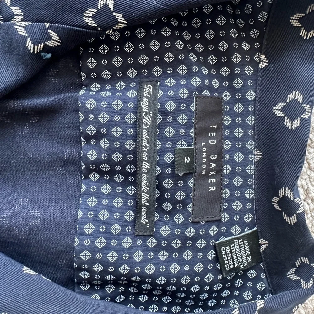 Ted Baker, size 2. Short sleeve patterned shirt - Picture 6 of 6